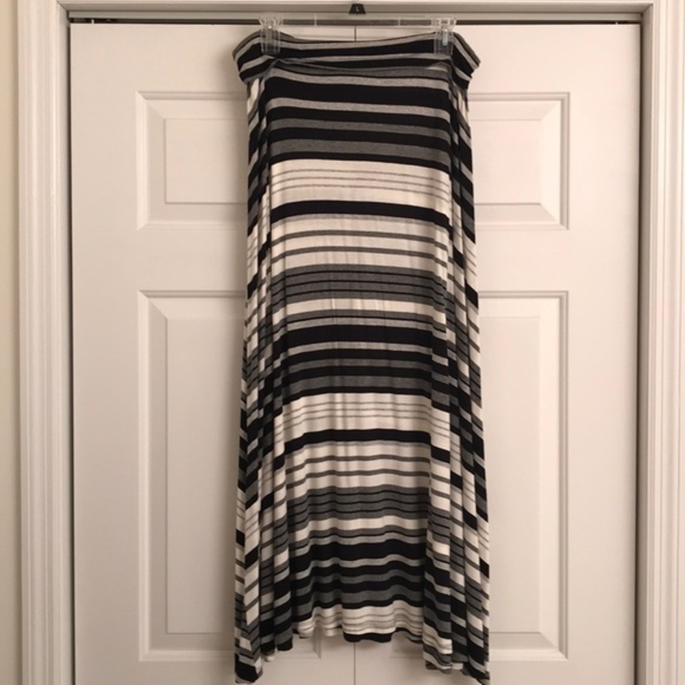 A Byer Maxi skirt